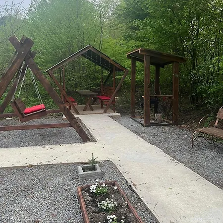 симфонія біля річки чан Appartement Skole